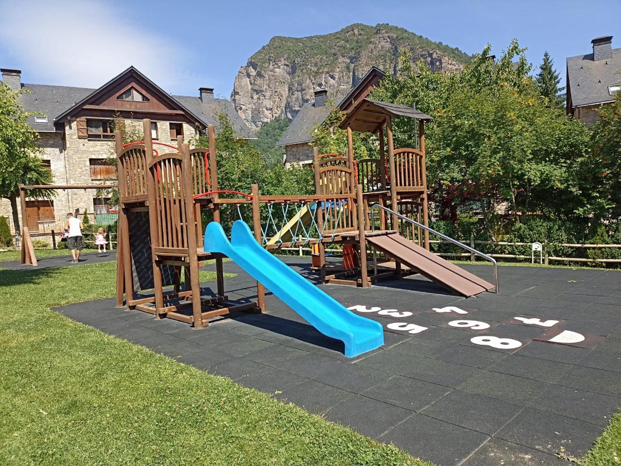 Apartamento A10 De Formigal, 9 Personas Y Garaje Escarrilla Extérieur photo